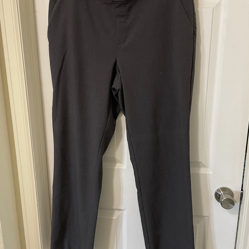 Solid gray slacks trouser women’s XL. Super good condition. Nice fit.